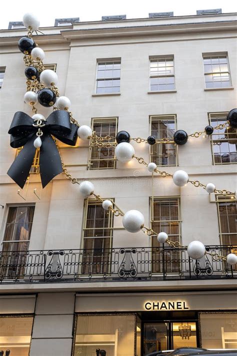 chanel paris christmas decorations